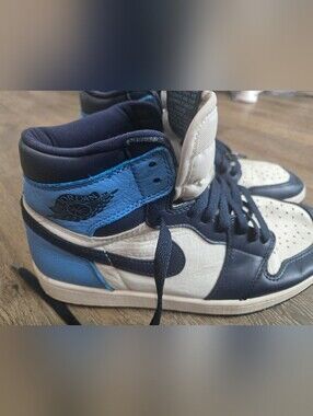 Nike High-Top Sneakers in Navy, White & Light Blue
